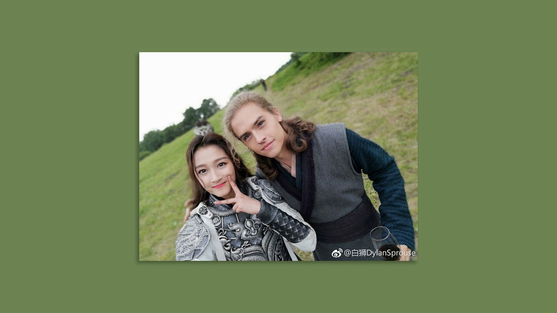 Photo of Dylan Sprouse and Guan Xiaotong
