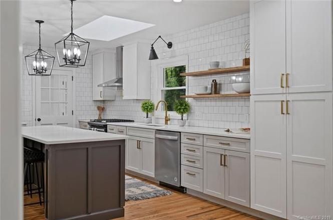 6736 Wheeler Drive kitchen