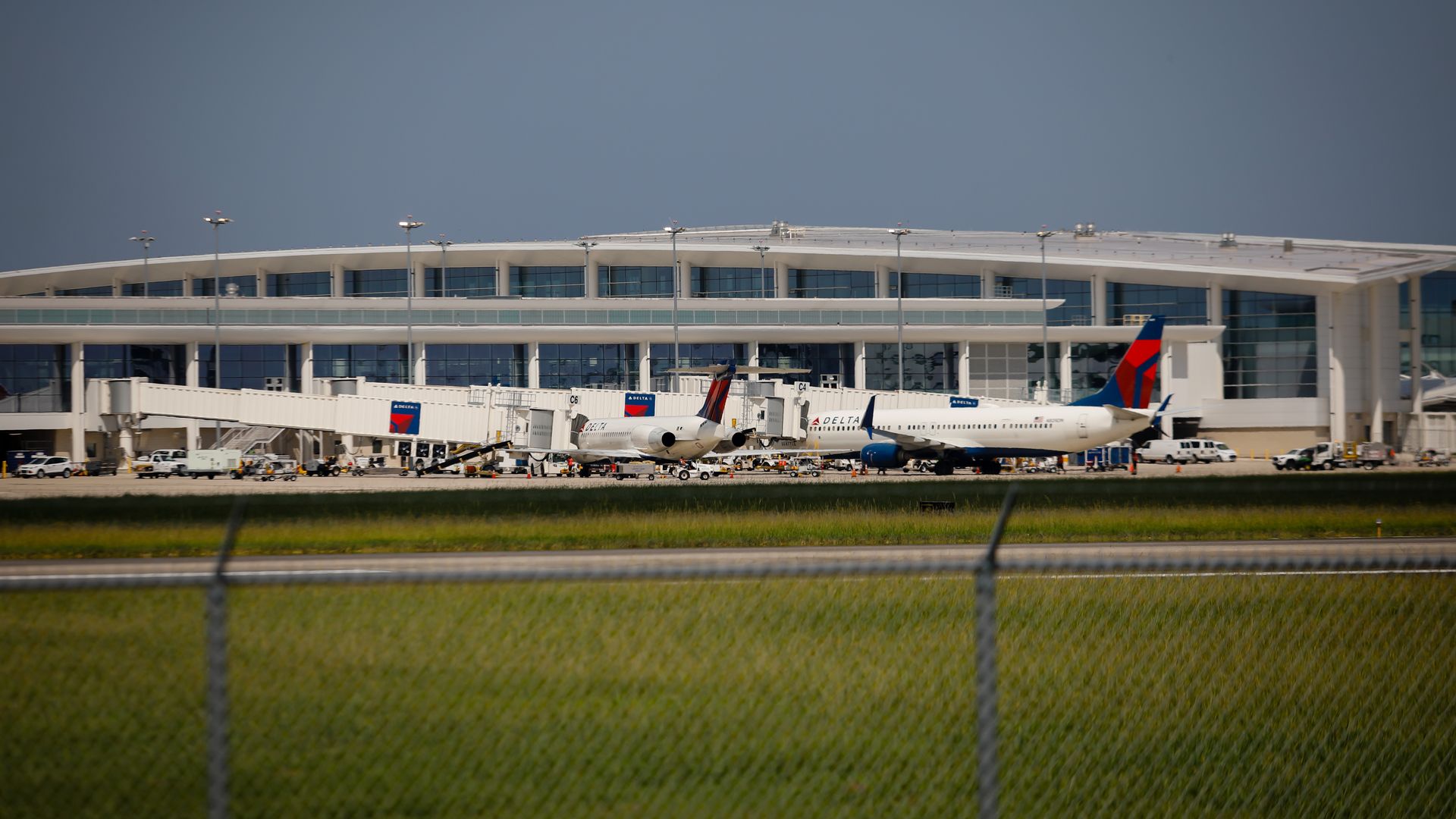 New Orleans airport to close 1 of 2 runways for maintenance Axios New