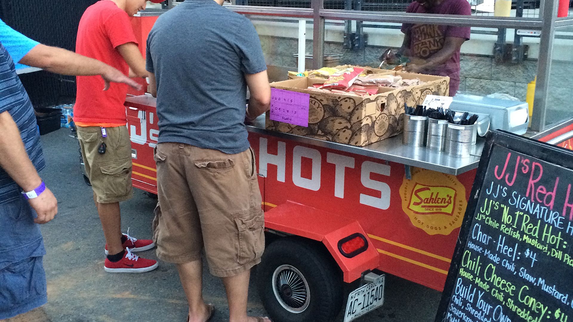 jjs-red-hots-food-cart