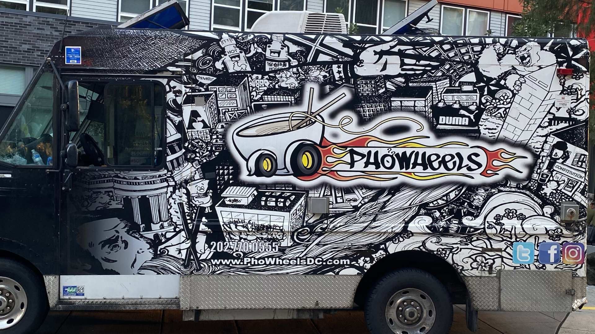 PhoWheels food truck.