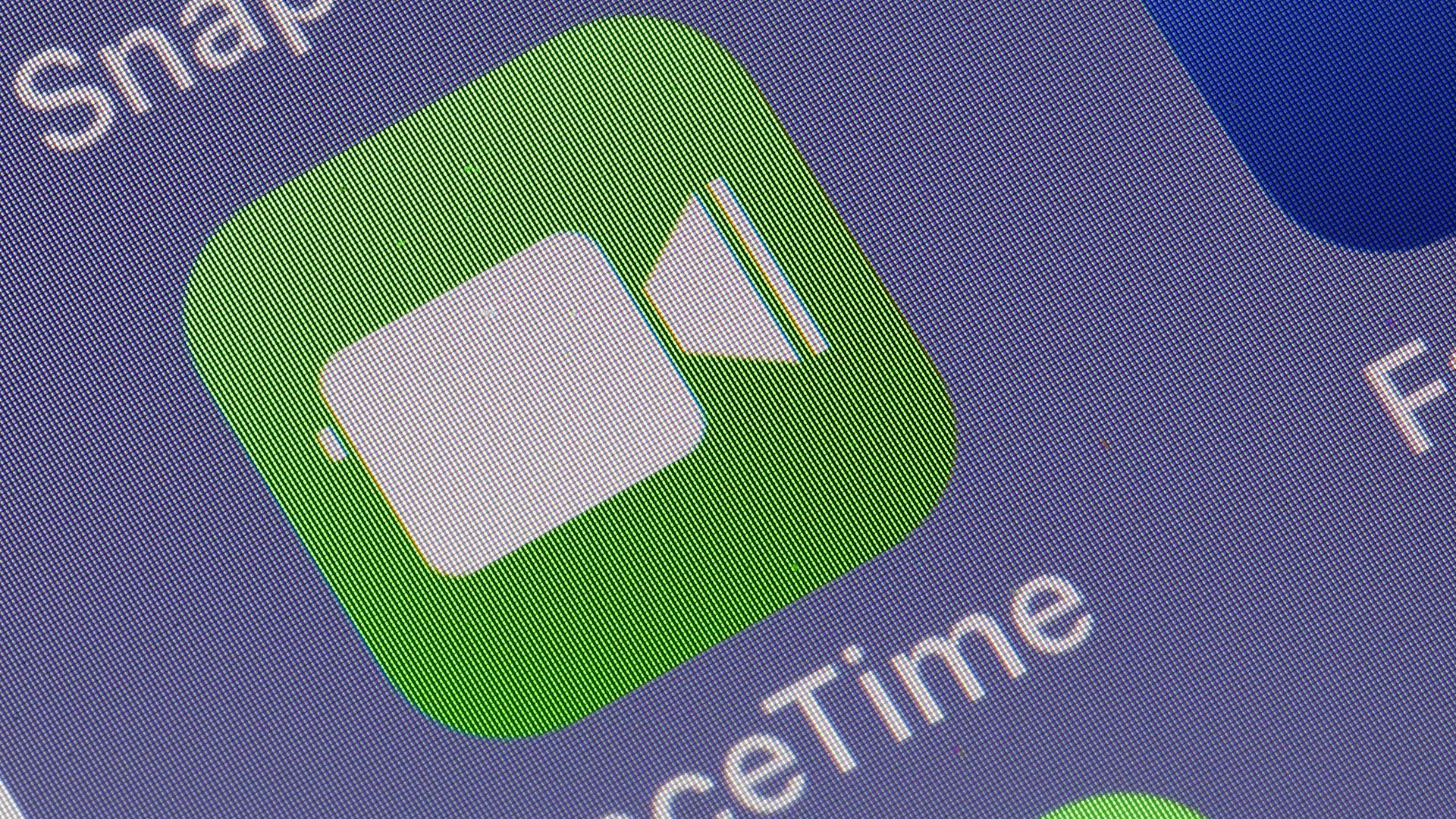 Apple's FaceTime app via Chesnot / Getty Images.