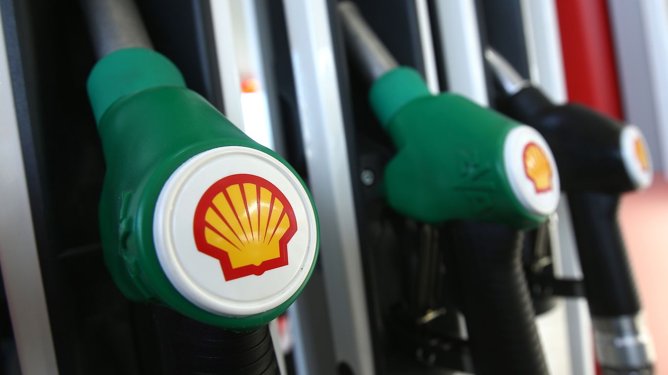 Shell, BP sign letter praising bill taxing carbon emissions