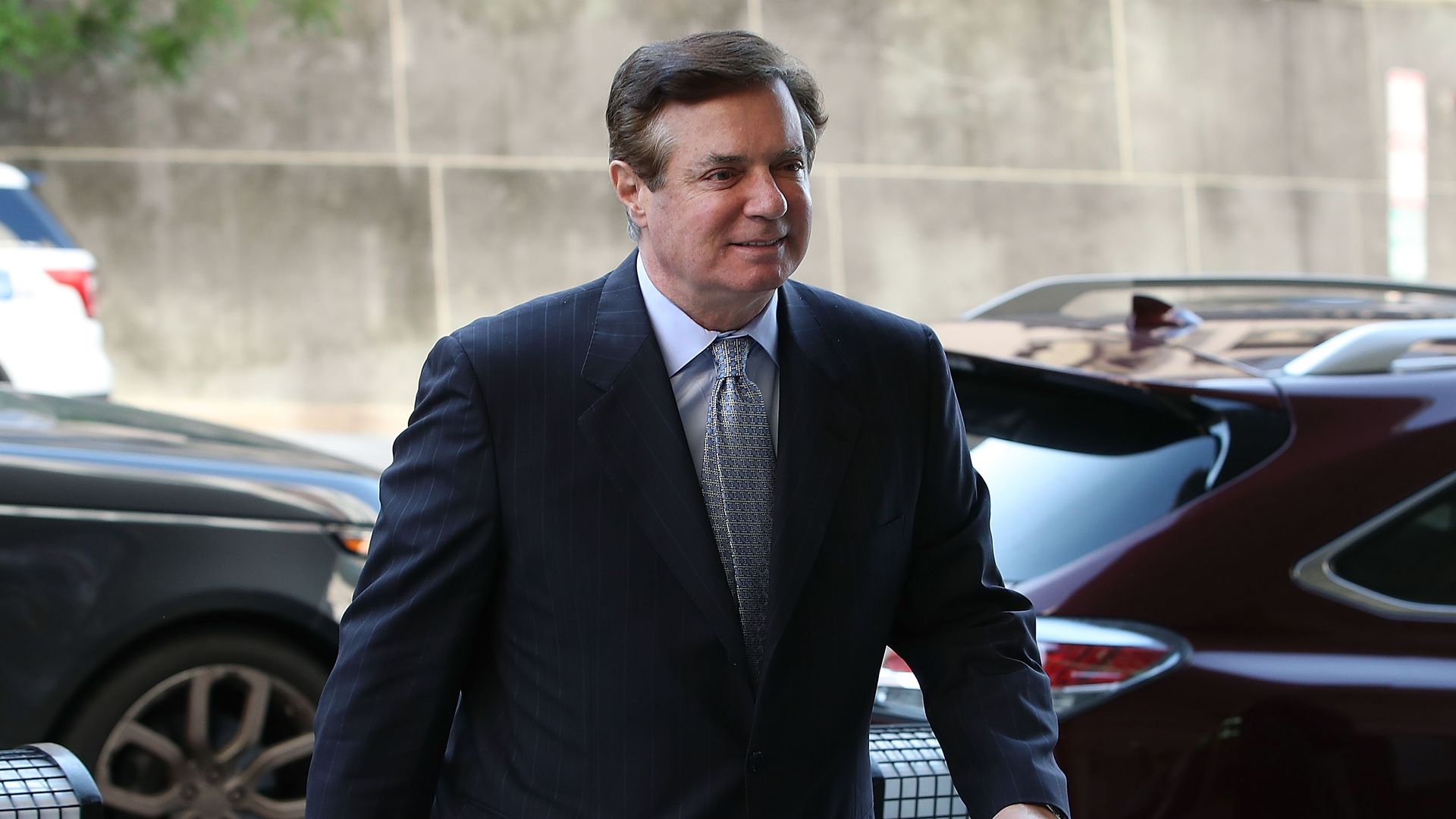 Paul Manafort arrives for a hearing