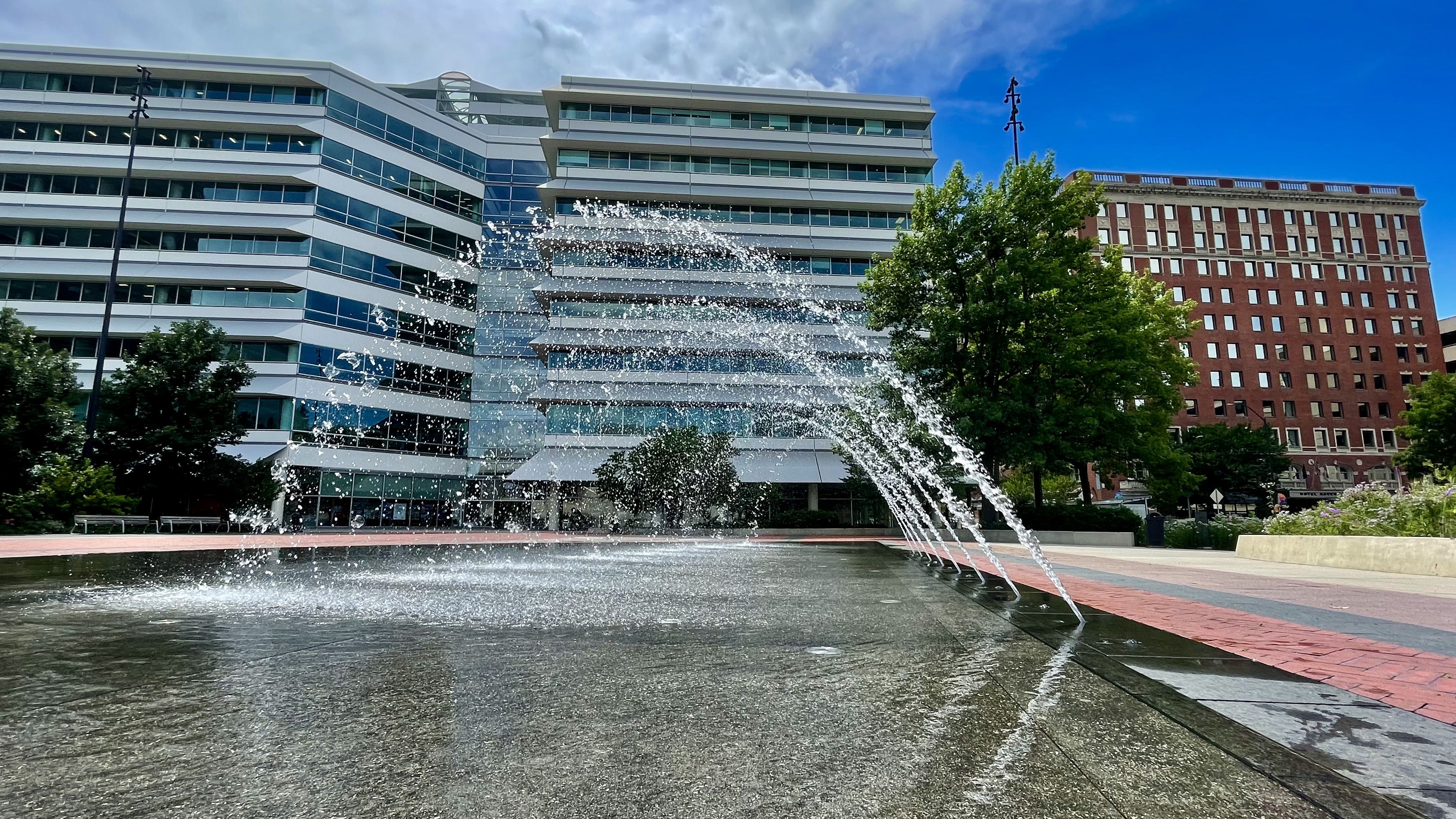 A photo of Cowles Commons in Des Moines.
