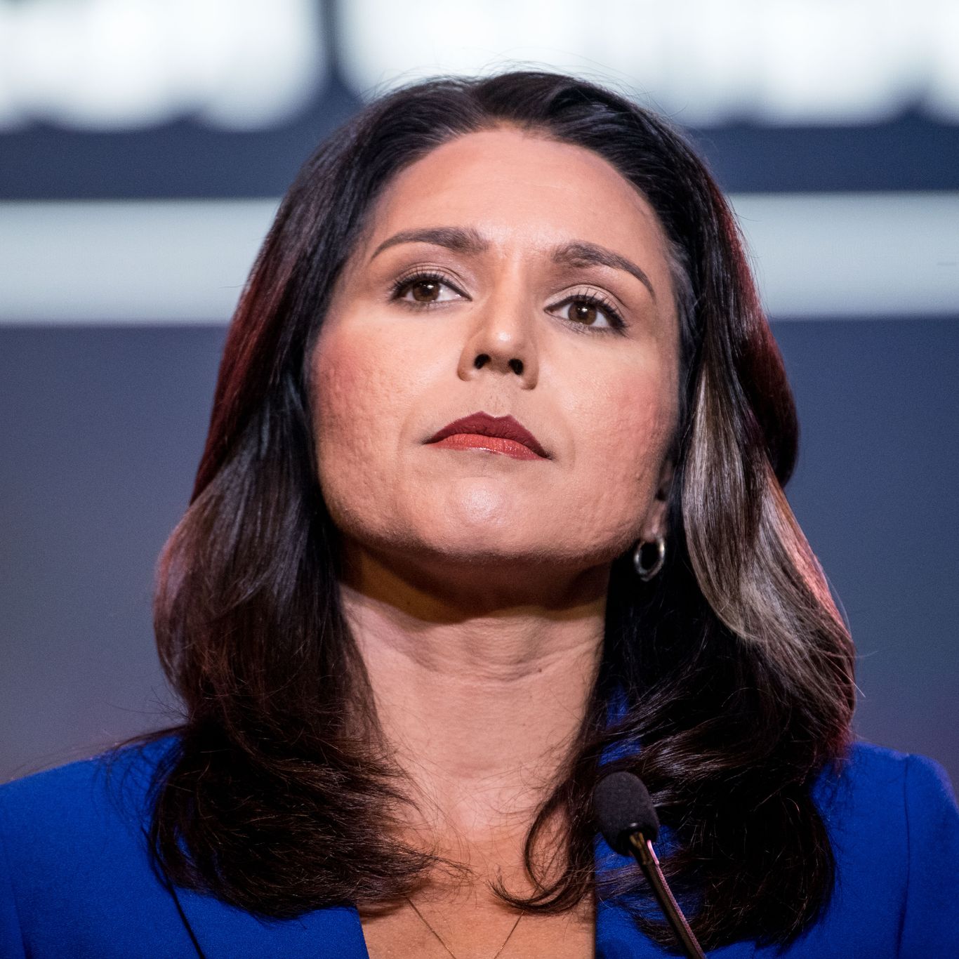 Tulsi Gabbard suspends presidential campaign, endorses Biden