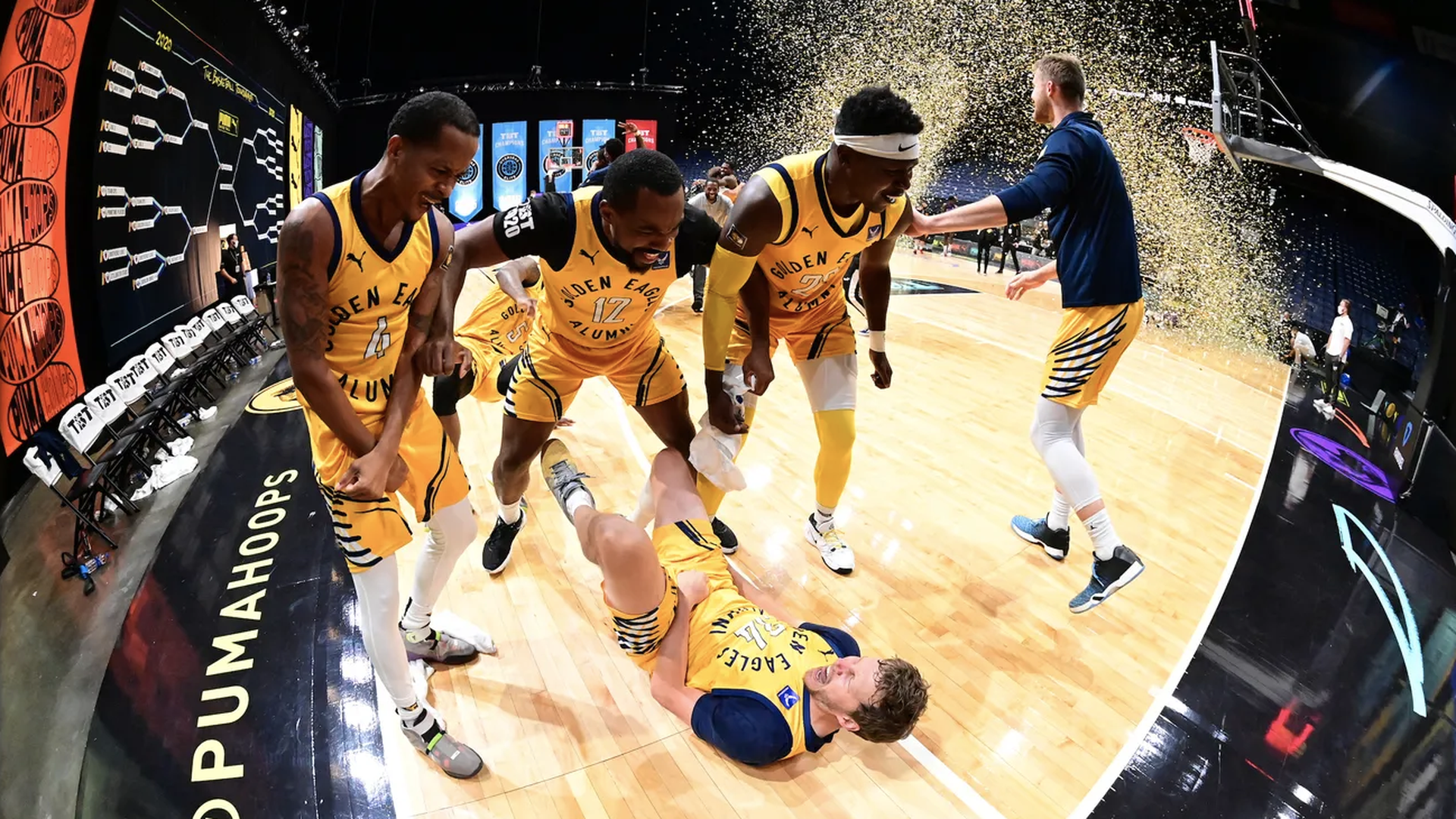 Travis Diener celebrating