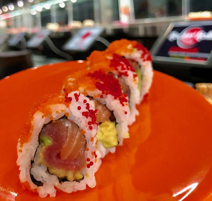 salmon tuna rockin rolls sushi