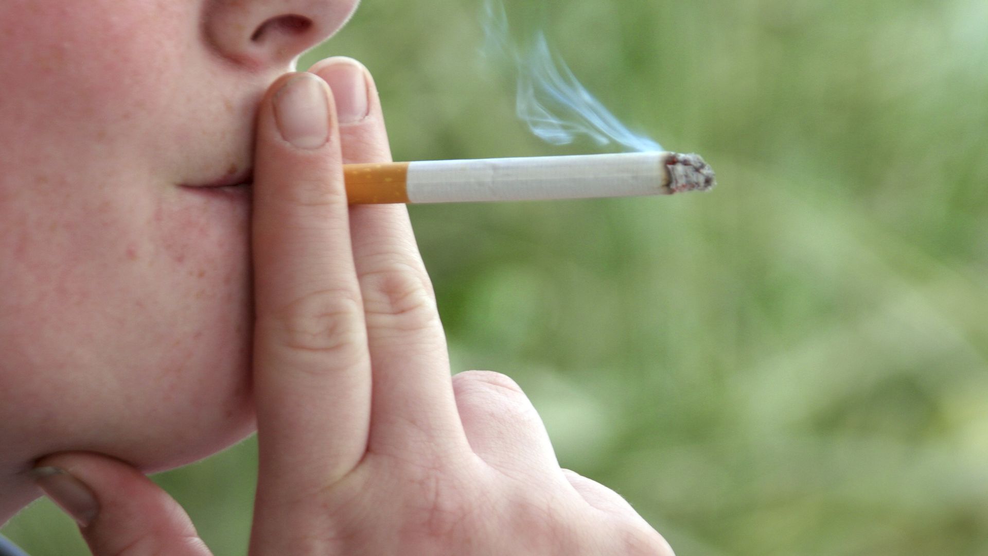 Us Smoking Rates Fall To Record Low Cdc Reports