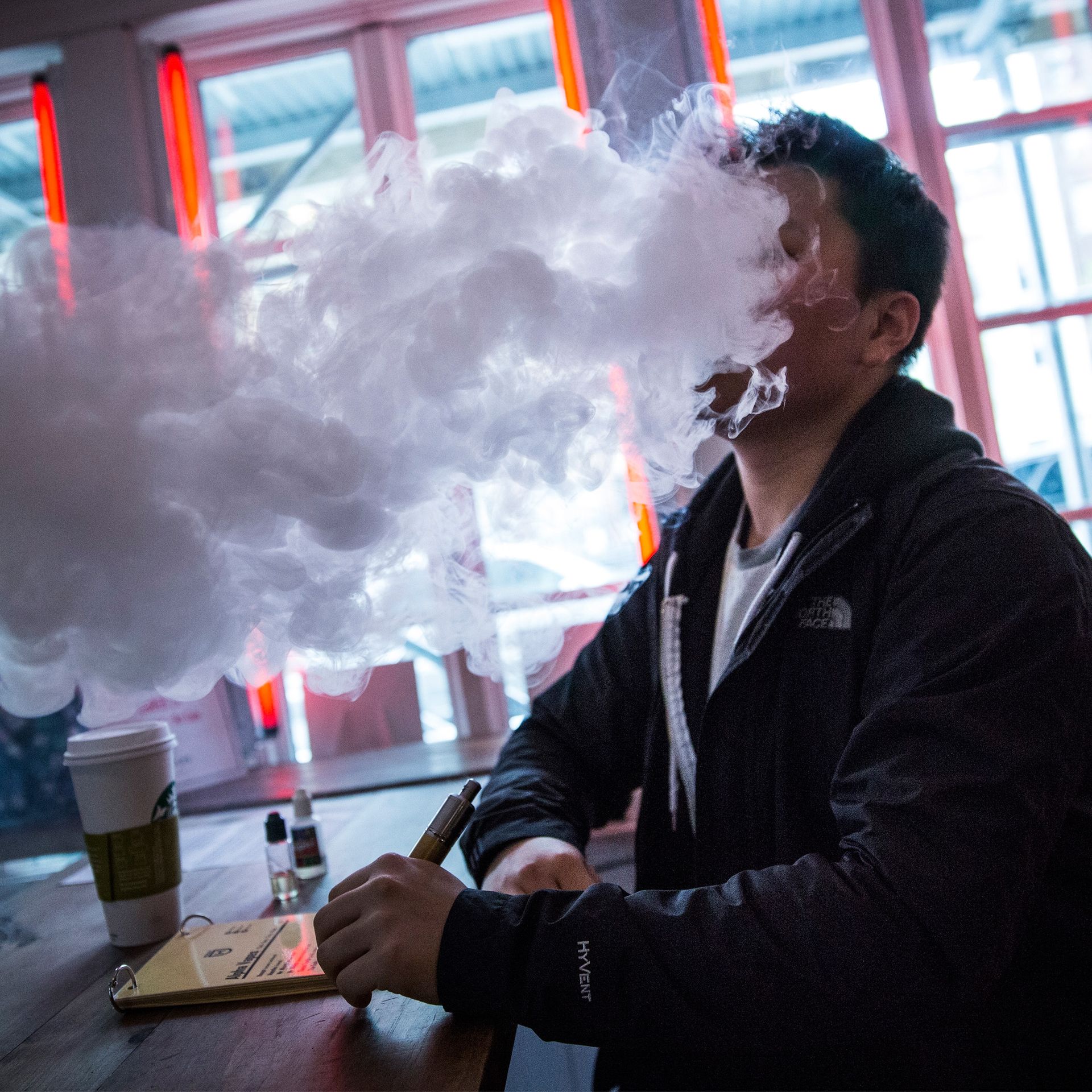 CDC issues e cigarette warning after respiratory illness reports