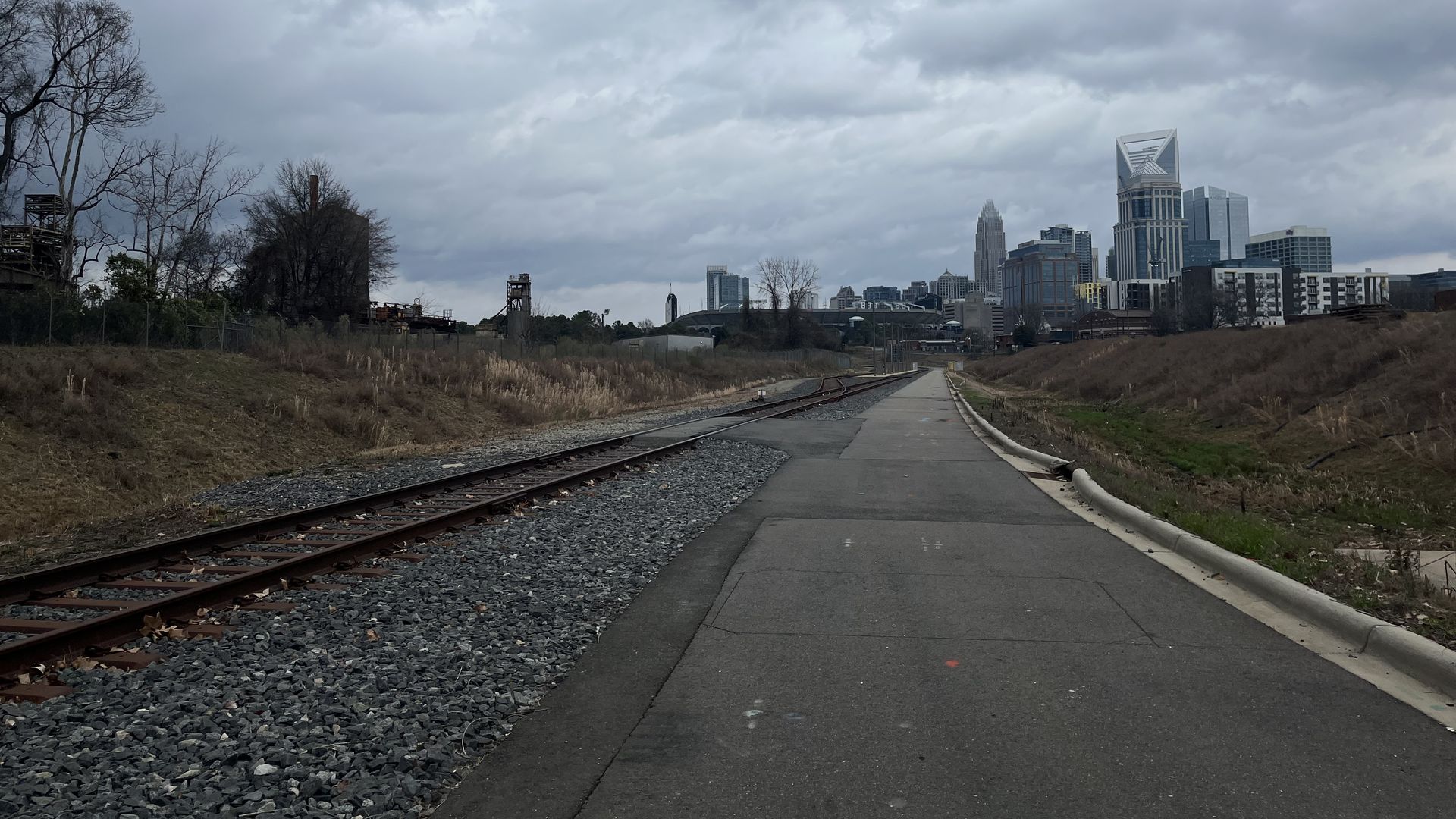 Train tracks near Summit Avenue 
