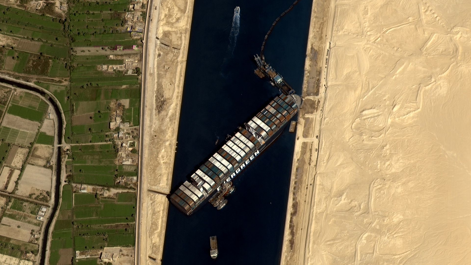 Picture of the cargo ship stuck in the Suez Canal