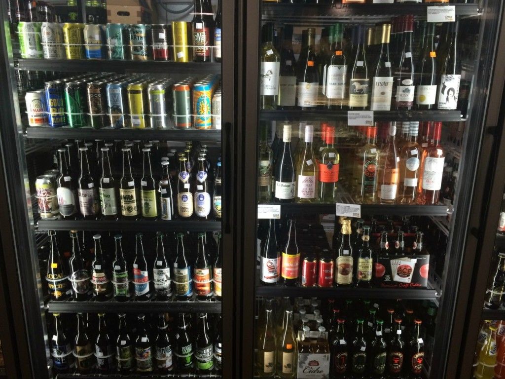 Earl's Grocery beer and wine