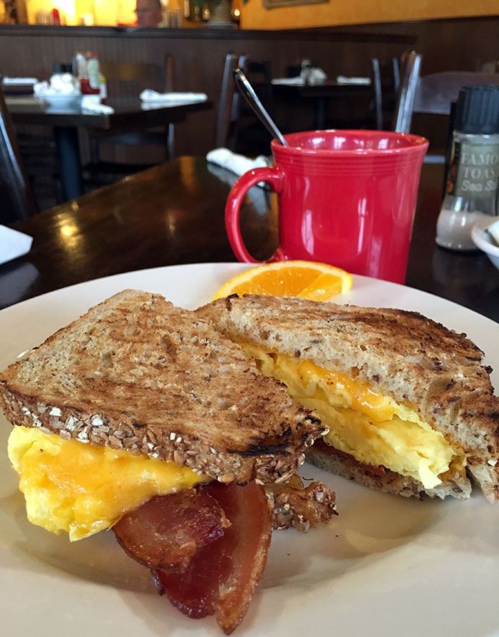 breakfast-sandwich-at-toast-dilworth