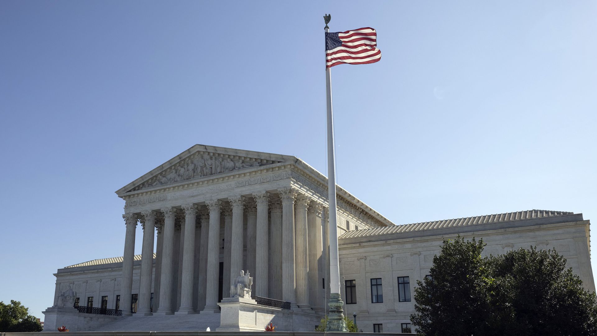 SCOTUS building.