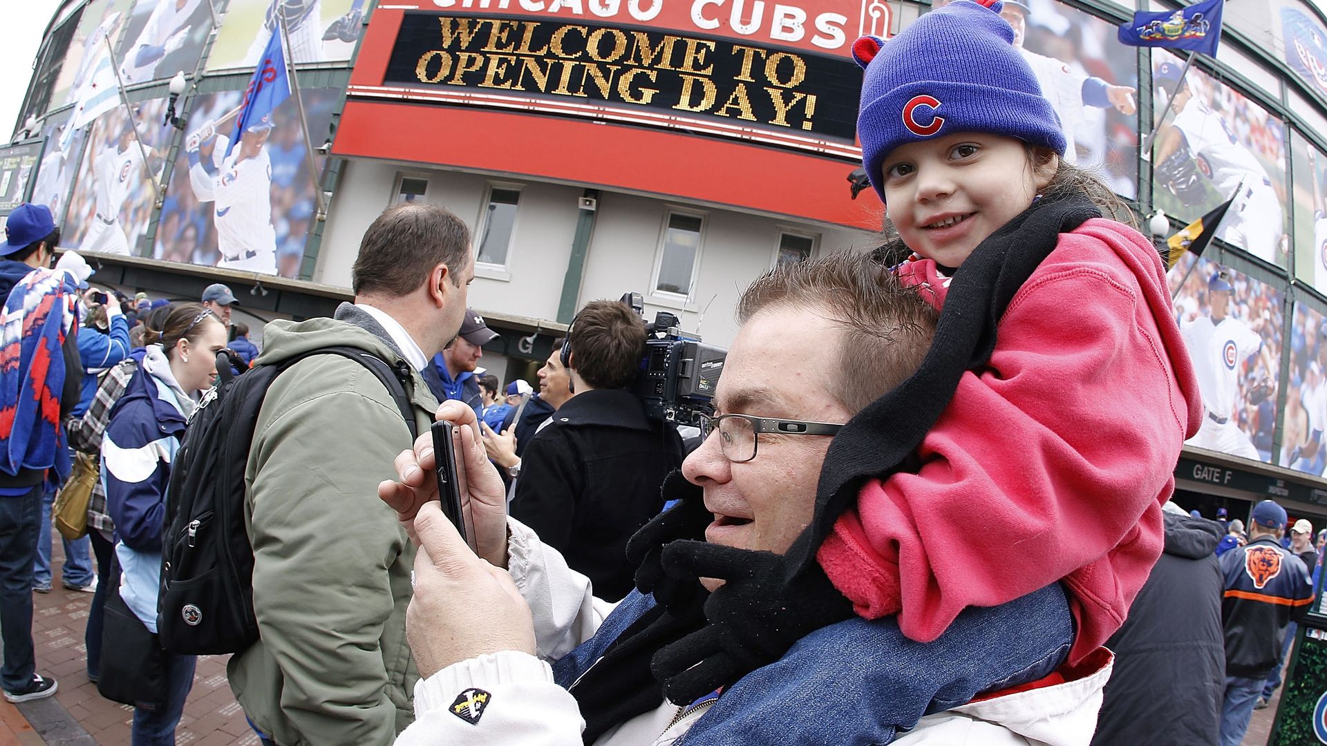 Cubs ready to welcome back bleacher fans