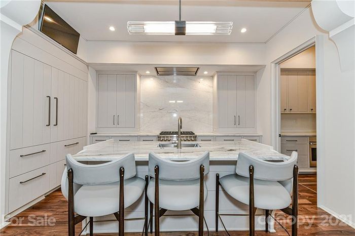 1142 Queens Road kitchen