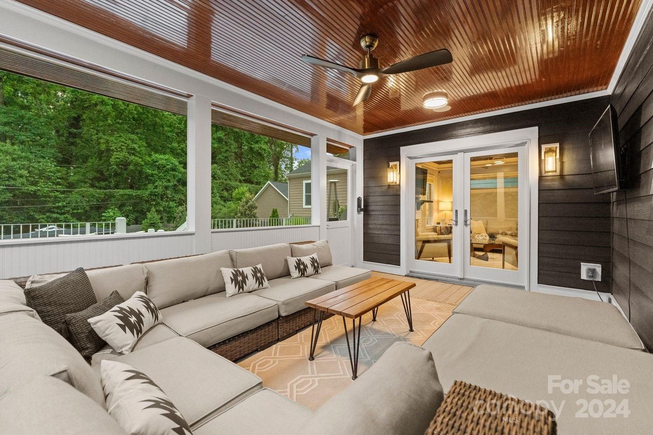 3220 Commonwealth Ave