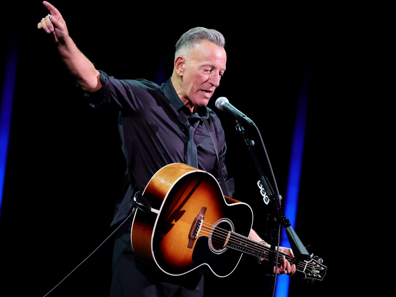 Bruce Springsteen surprises Minneapolis with First Avenue appearance -  Axios Twin Cities