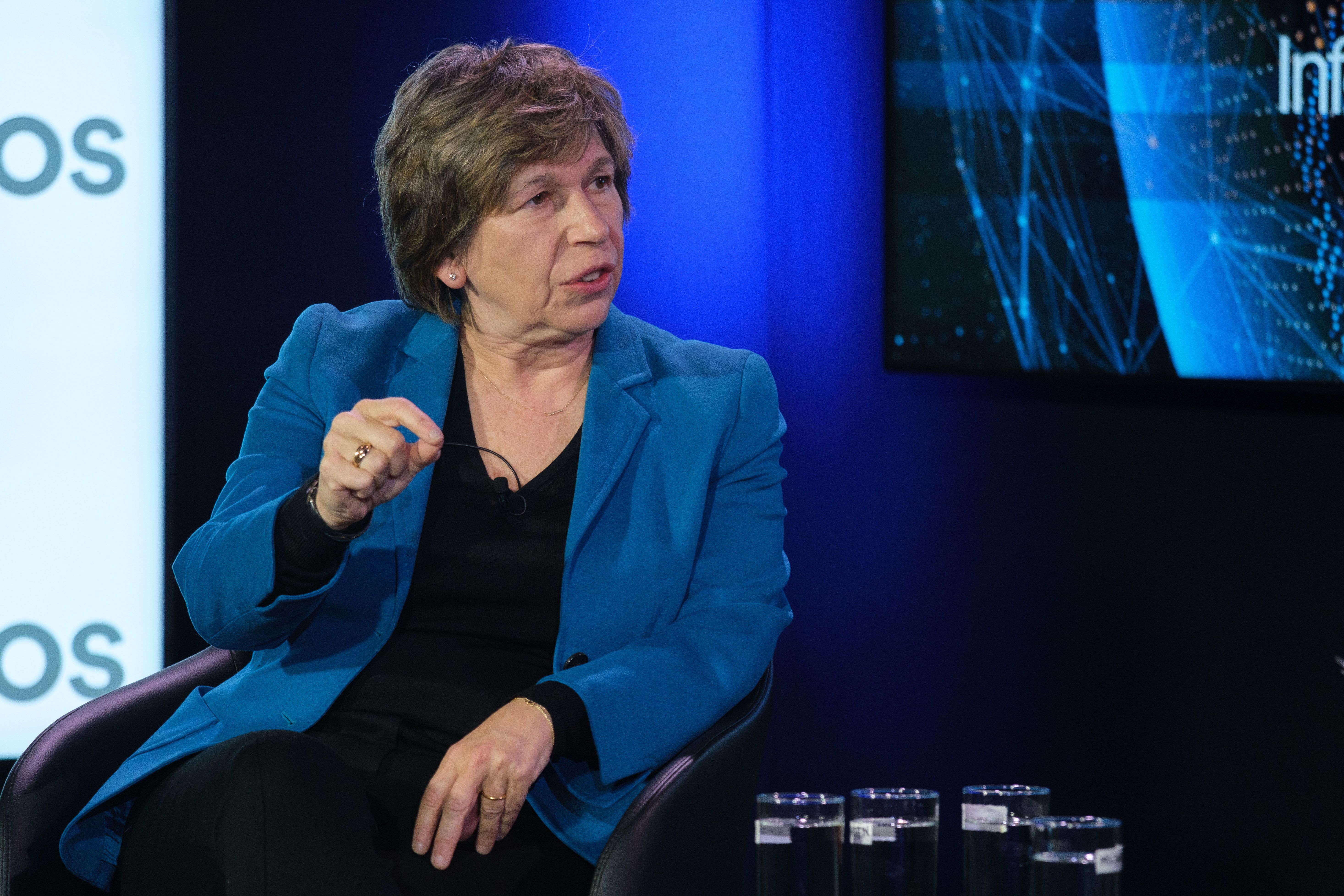 Weingarten on the Axios stage