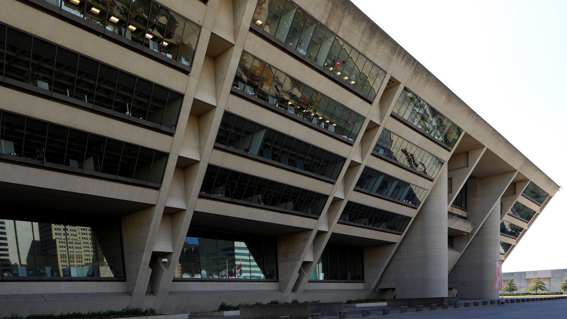 A photo of Dallas City Hall 