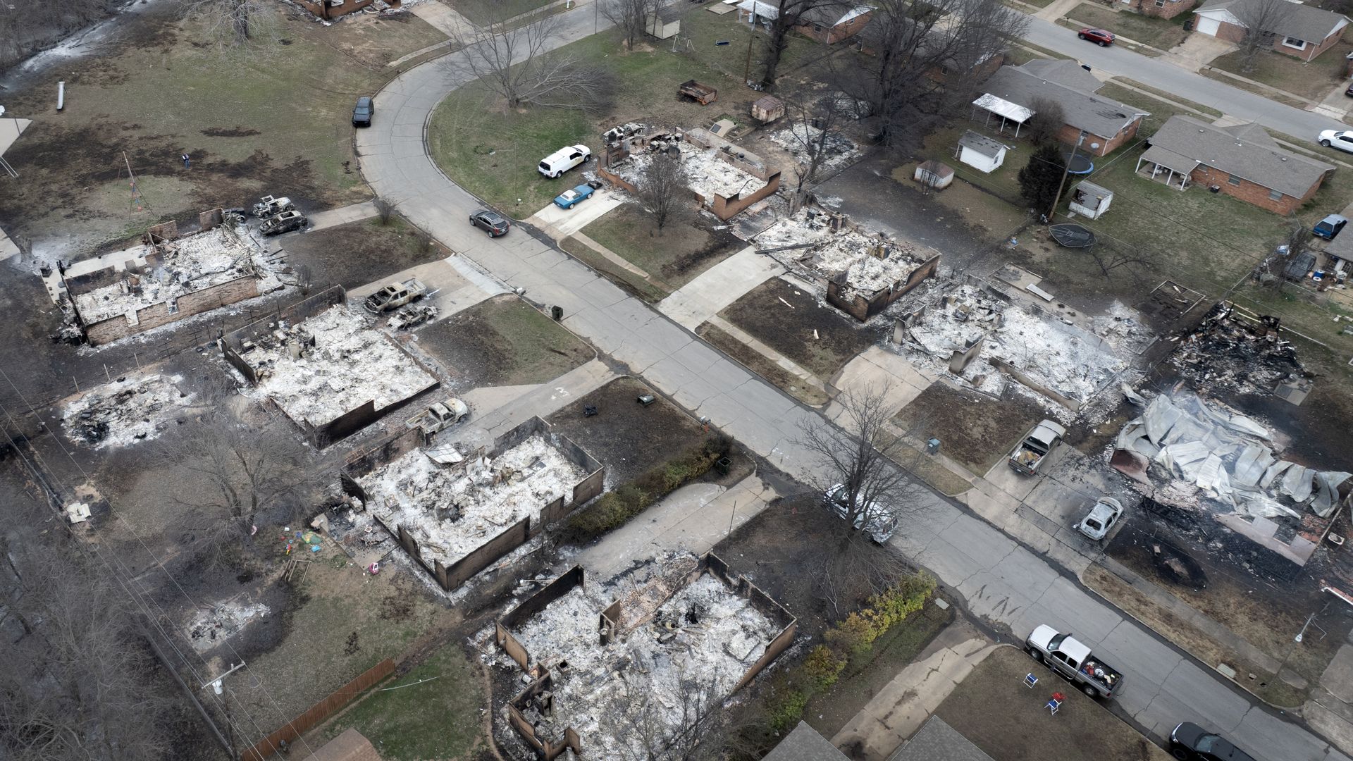 Wildfires threaten homes in Texas, Oklahoma: Four deaths in Okla. fires