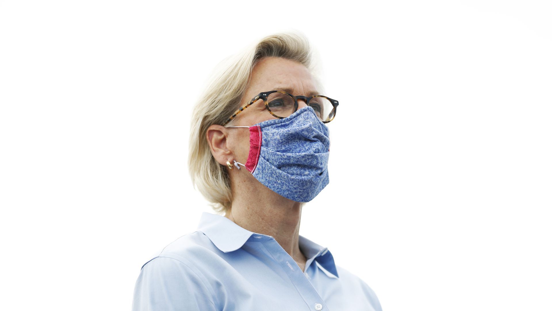 Tampa Mayor Jane Castor wearing a mask