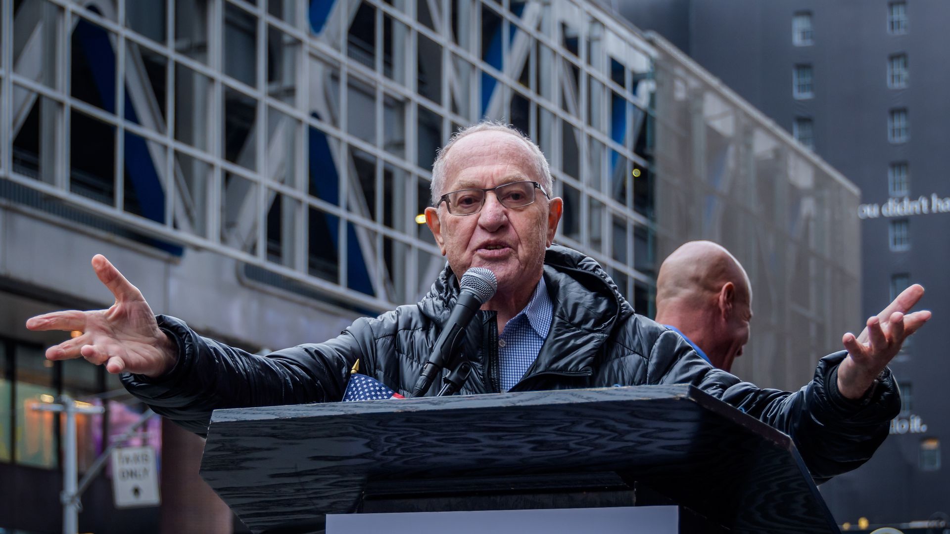  Alan Dershowitz makes a speech in New York