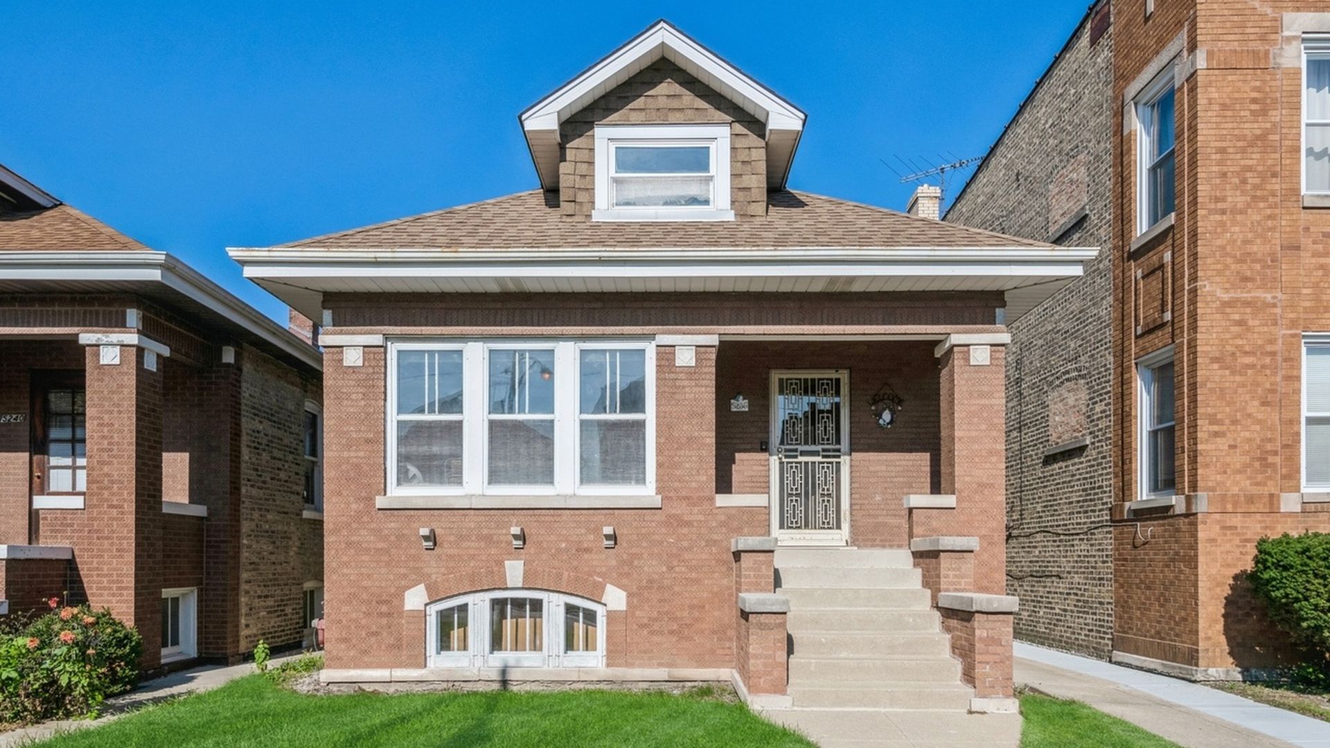 what does $300k get you in chicago