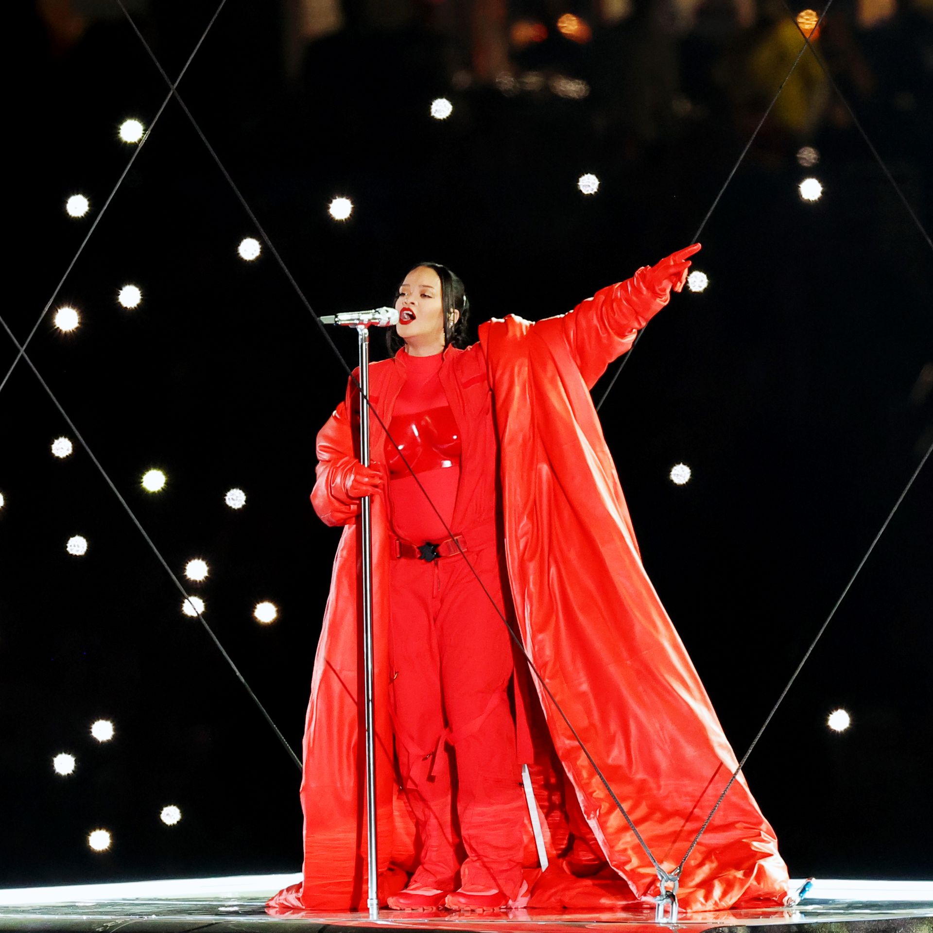 Rihanna Causes Surge in Super Bowl Tickets