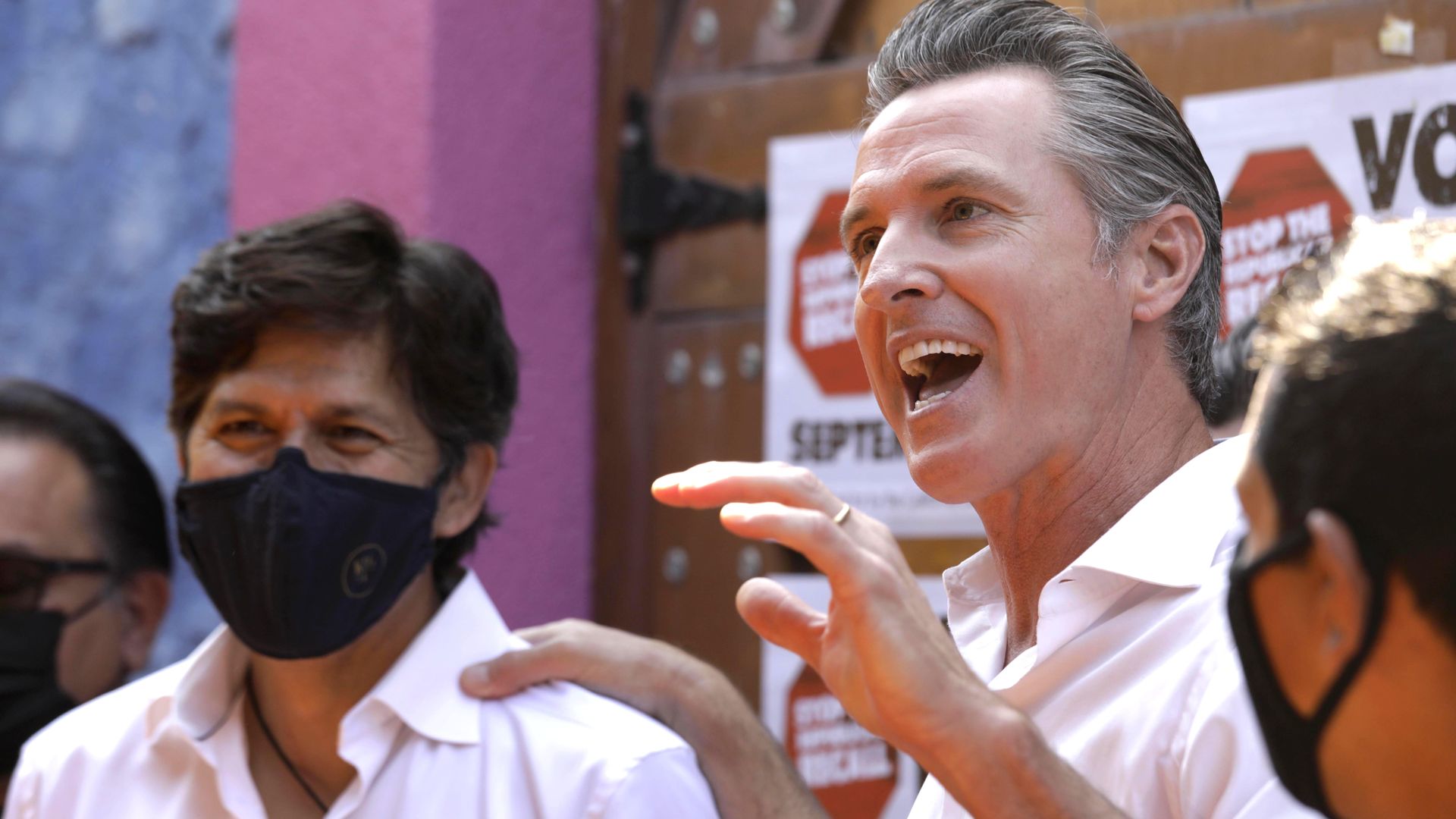 California Gov. Gavin Newsom (D) meets with Latino leaders at Hecho en Mexico restaurant in East Los Angeles. Photo: Genaro Molina/Los Angeles Times via Getty Images
