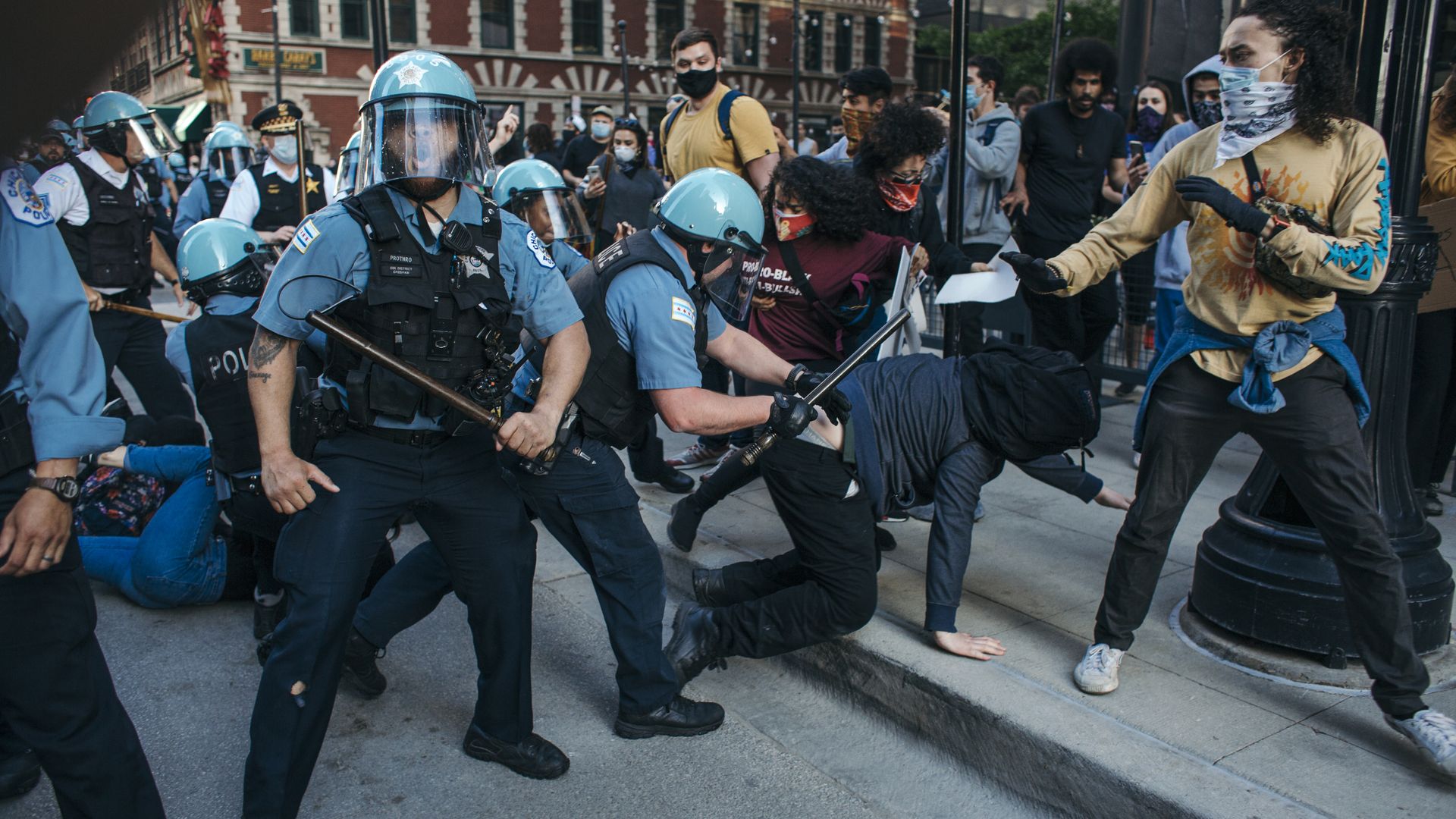 Protesters clash with police in Chicago , on May 30, 2020 (Photo by Jim Vondruska/NurPhoto via Getty Images)