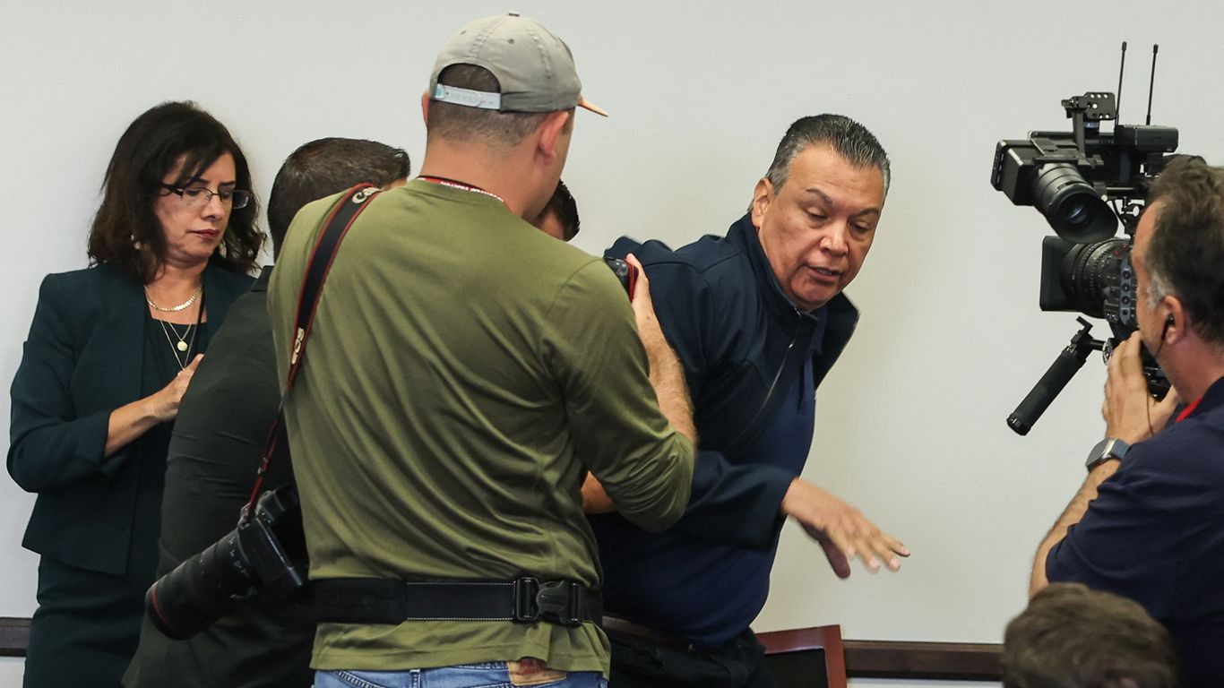 Padilla episode triggers five-alarm fire for Democrats 2 1749781186190