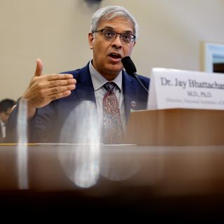 White House delays permanent CDC director pick