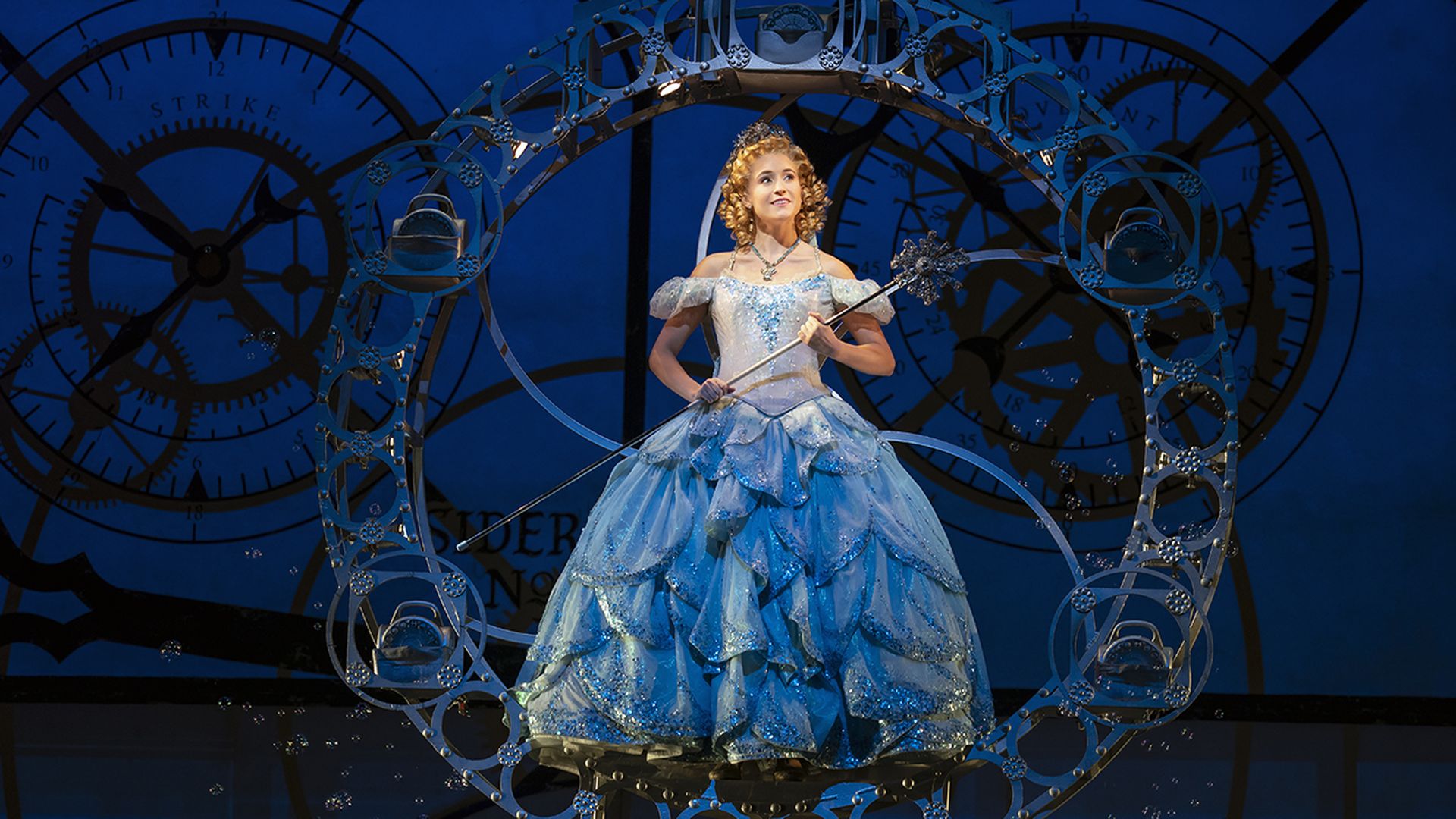 Allison Bailey as Glinda in the North America tour of Wicked.
