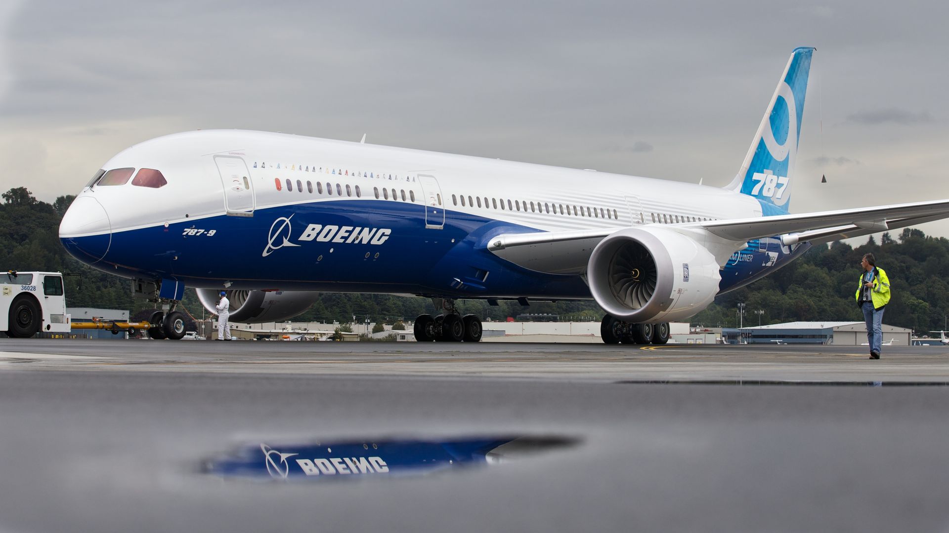 A Boeing 787-9 Dreamliner in Seattle in September 2013.