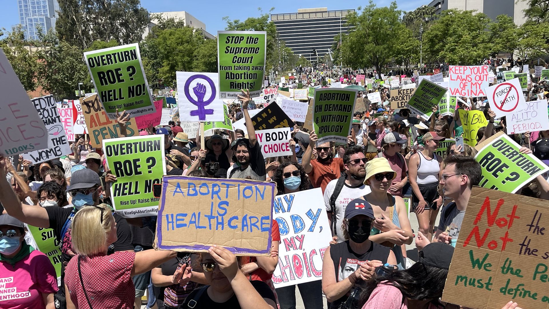 Picture of a rally with protesters in support of abortion rights