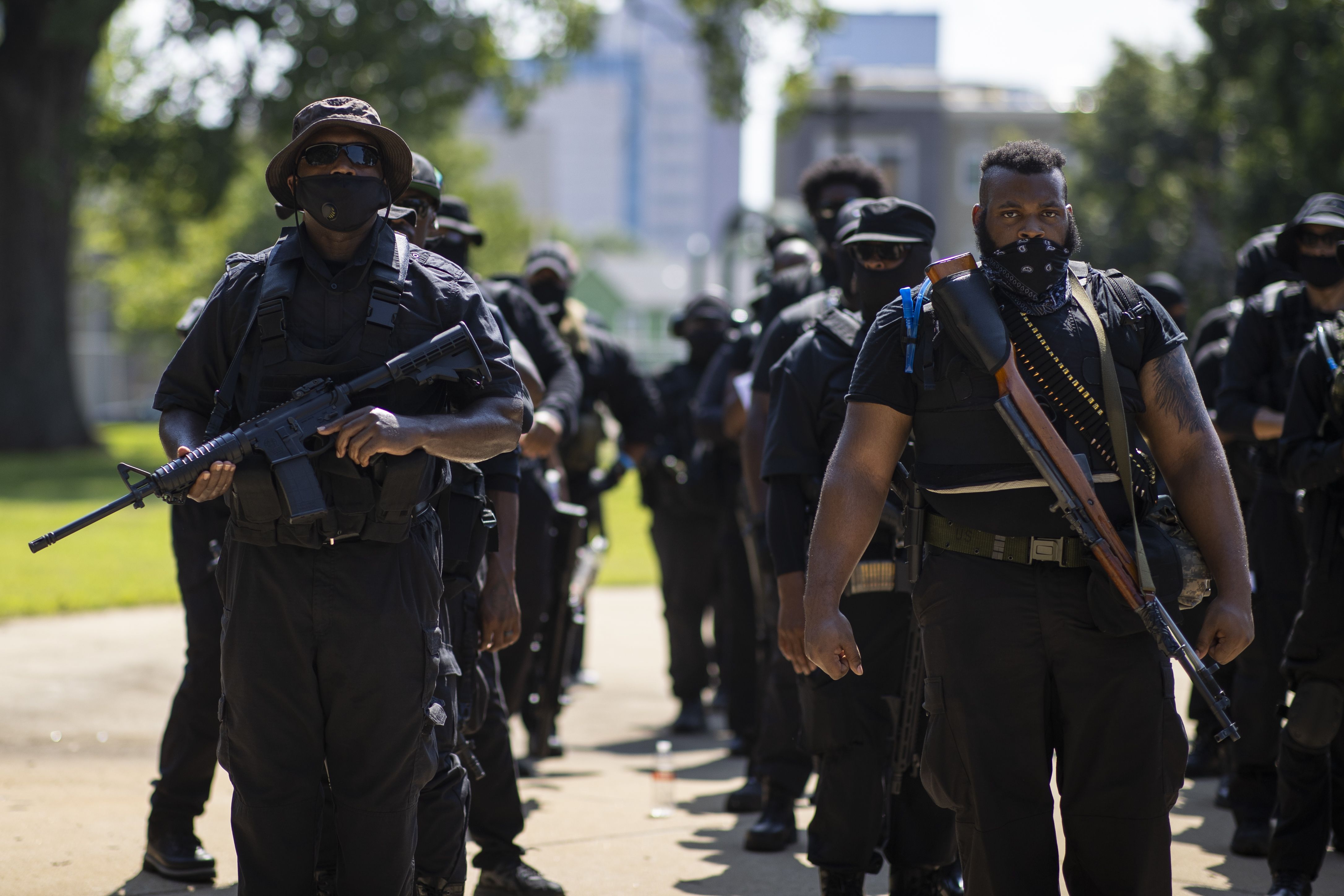 Armed militias protest in Louisville — photos