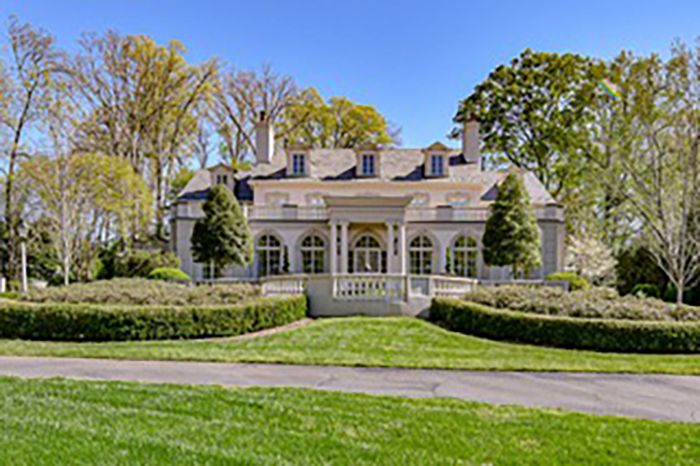 401 Hempstead Place listed