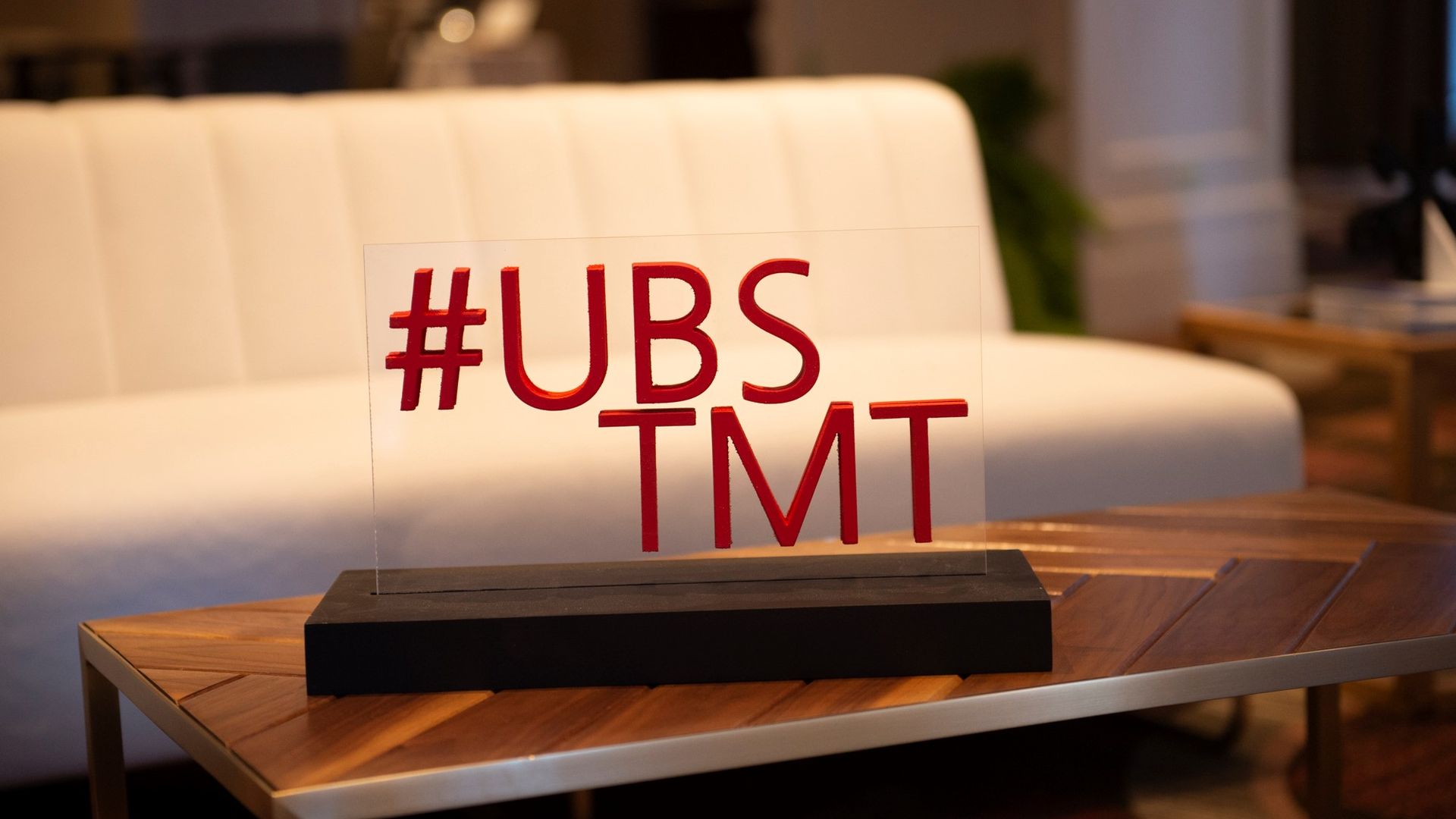 Hashtag sign with #UBSTMT