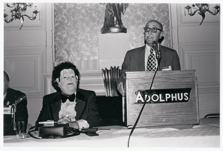 Dr. John Fryer (Dr. Anonymous) at the American Psychiatric Association’s 1972 national convention in Dallas. Photo credit: Kay Tobin, New York Public Library