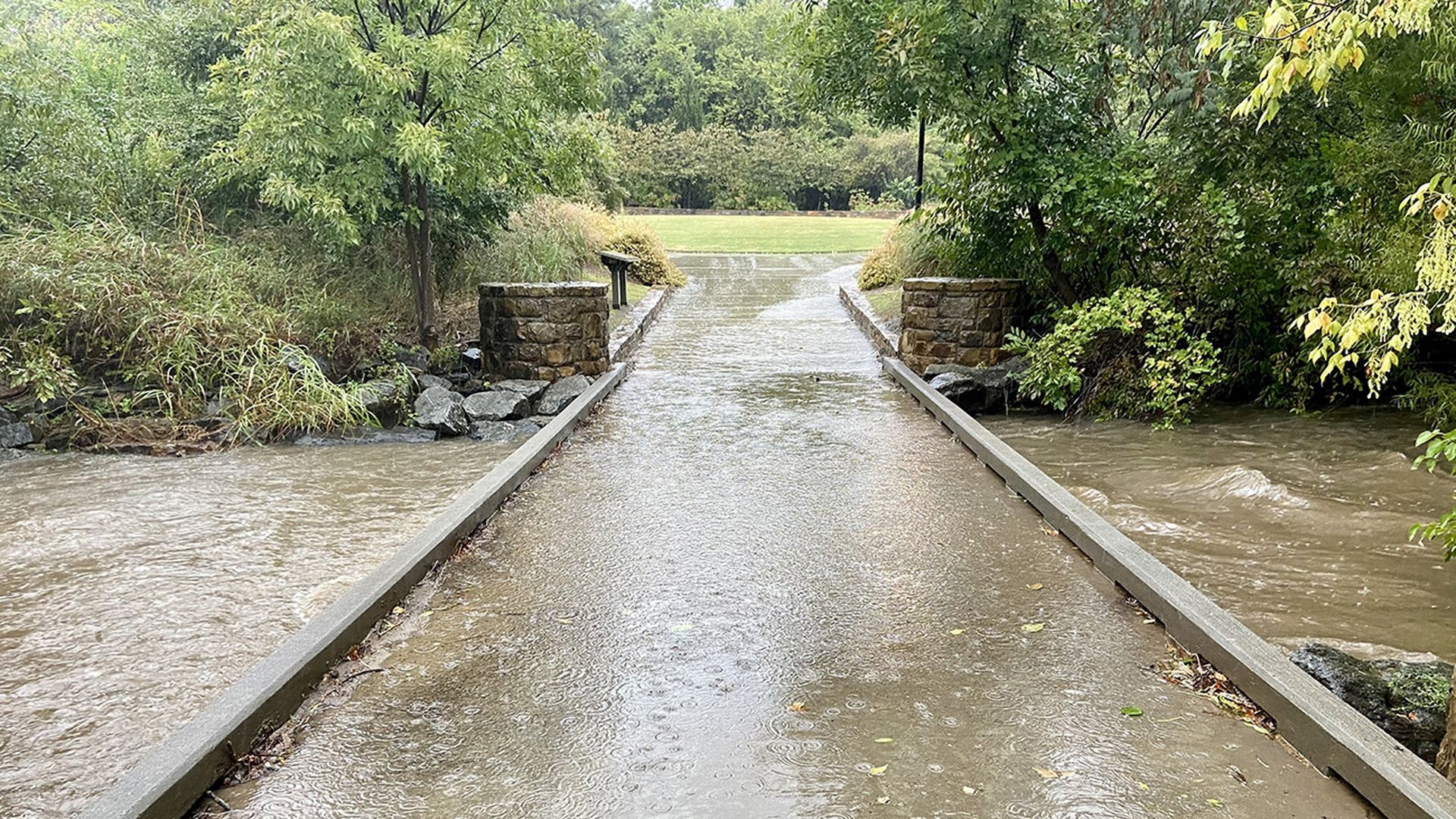 Little Sugar Creek greenway. Photo: Ashley Mahoney/Axios