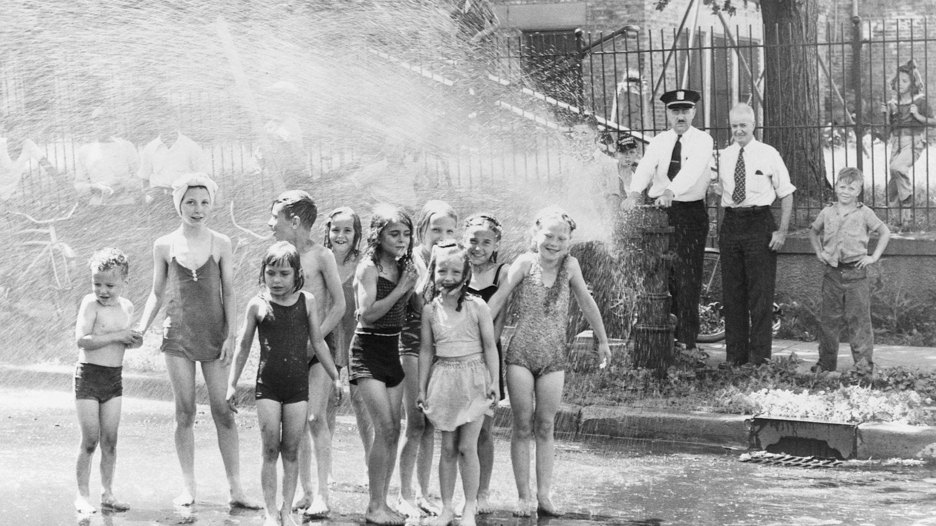 Firefighters spray kids in the Twin Cities 