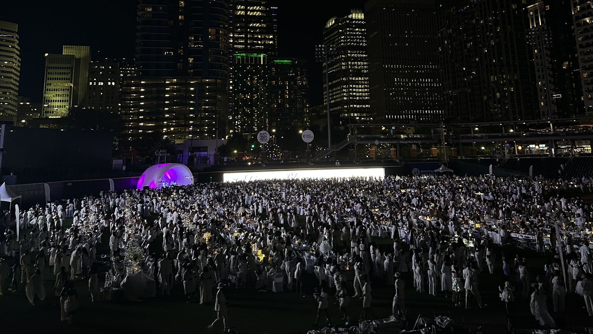 Diner en Blanc