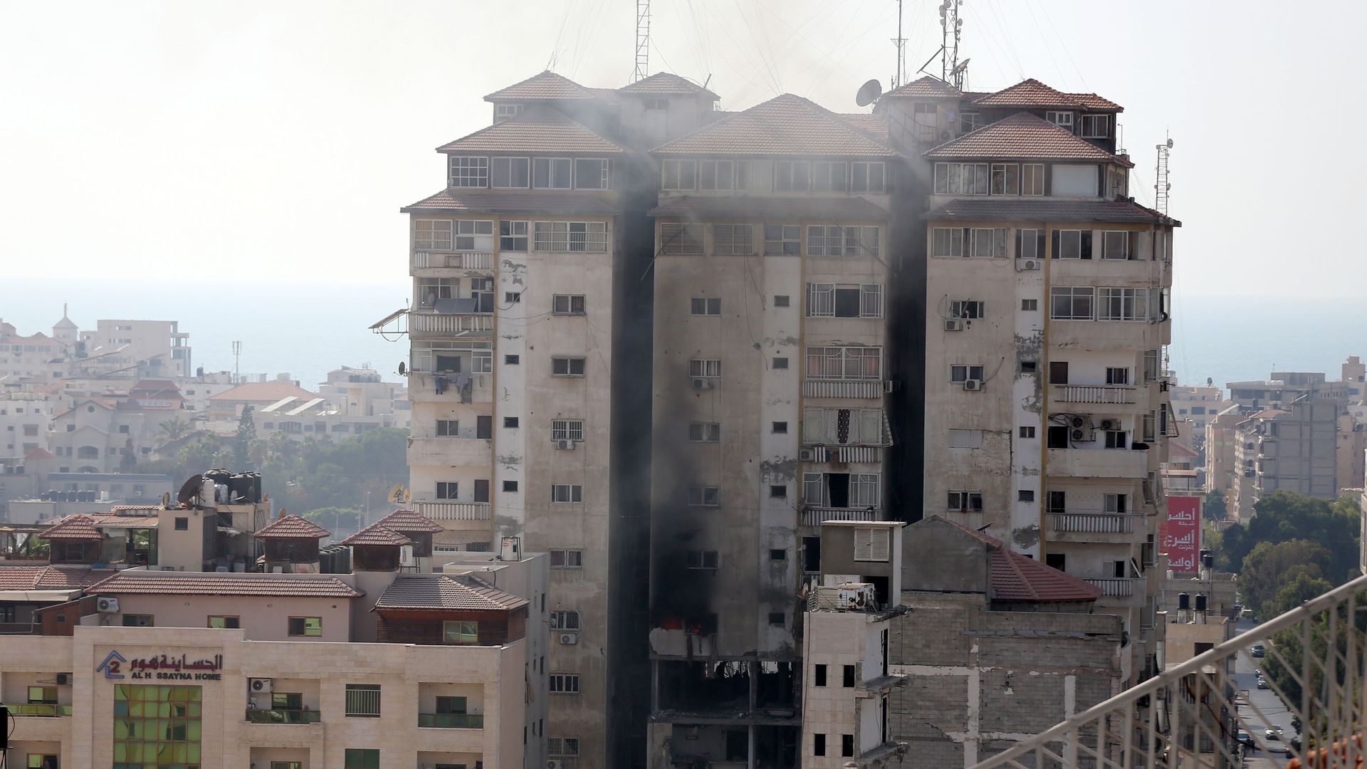 Smoke rises after airstrikes carried out by Israeli army over Gaza Strip. Photo: Mustafa Hassona/Anadolu Agency via Getty Images