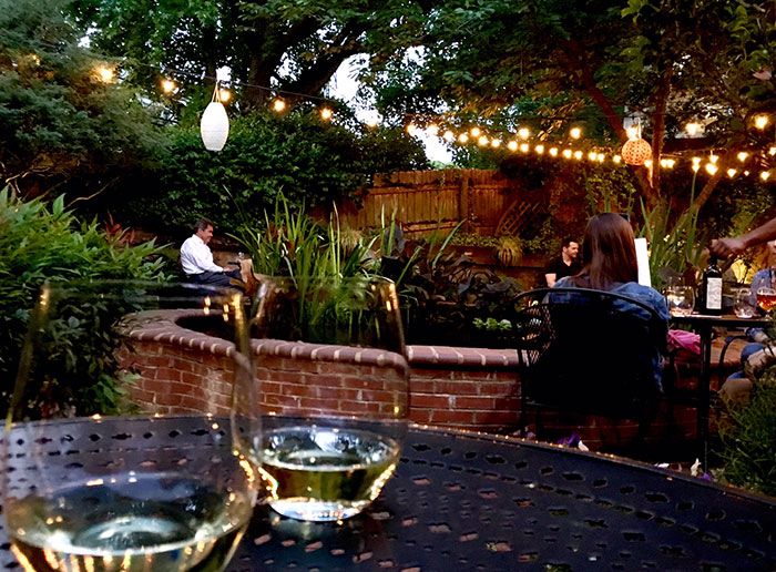 dilworth-tasting-room-dtr-back-patio