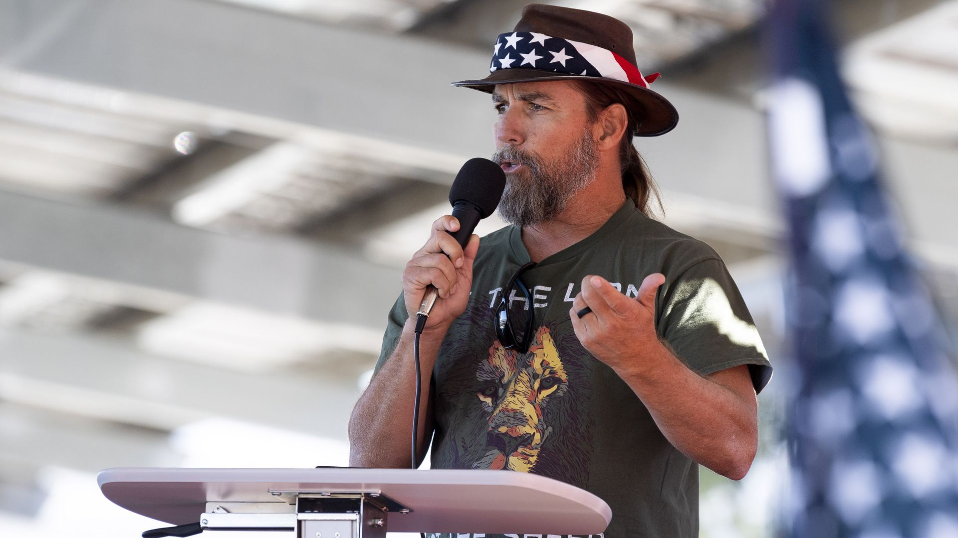 Alan Hostetter speaking in Santa Ana, California, in November 2020.