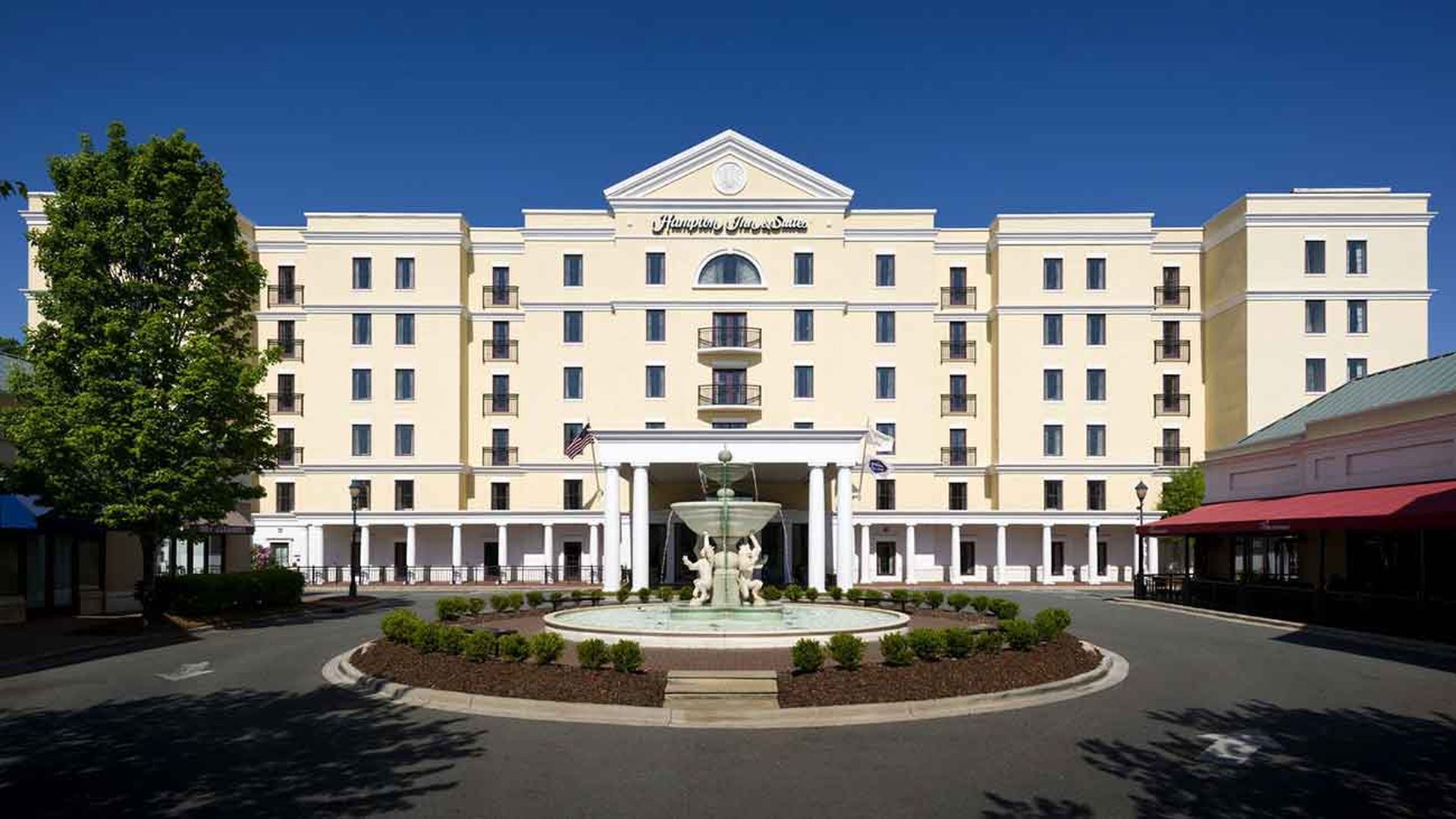 hampton-inn-phillips-place