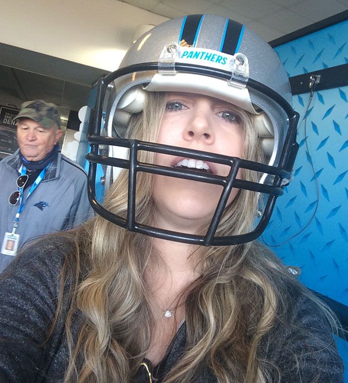 Angela-Williams-helmet