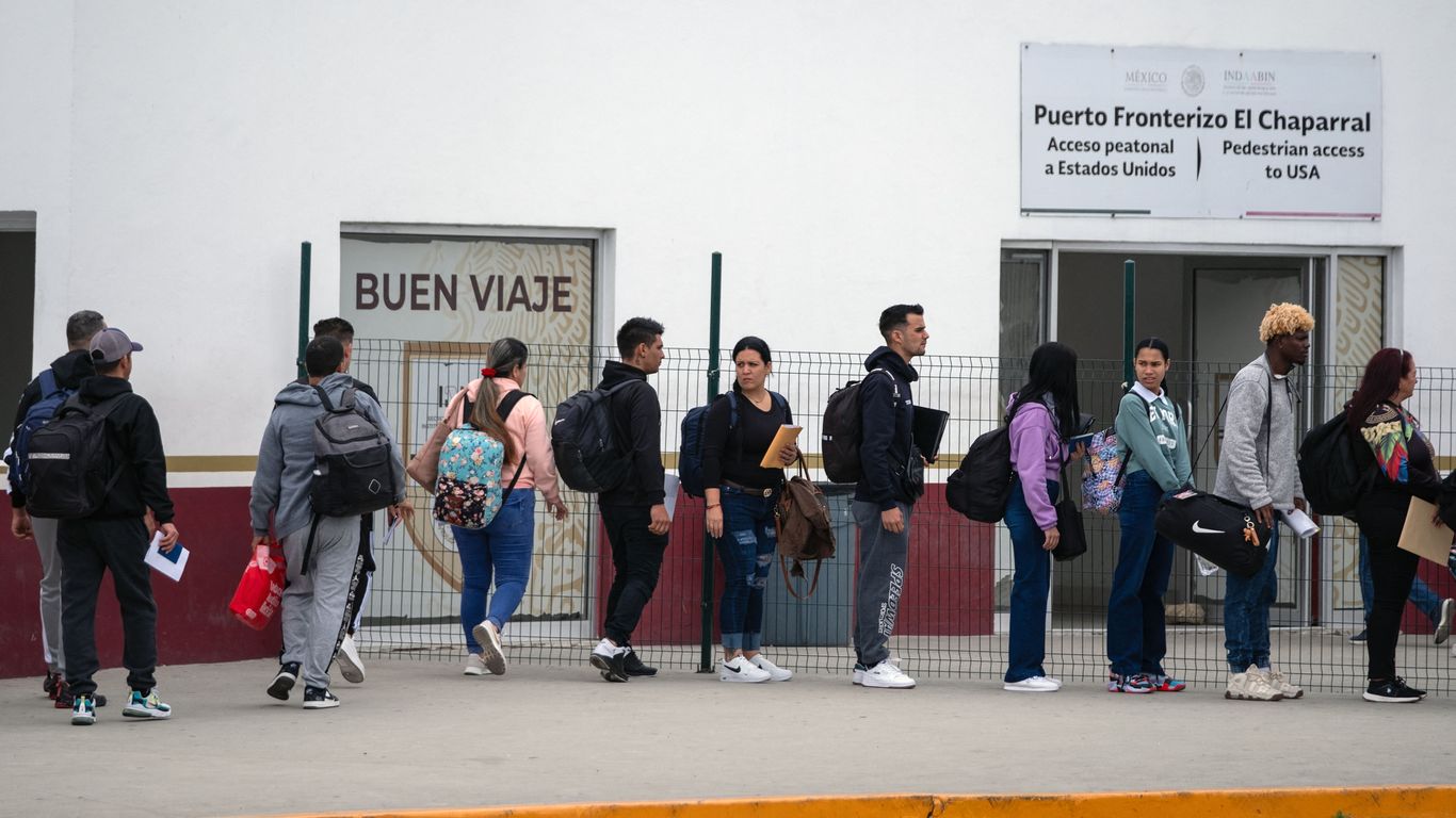 Supreme Court backs Trump on stricter asylum rules